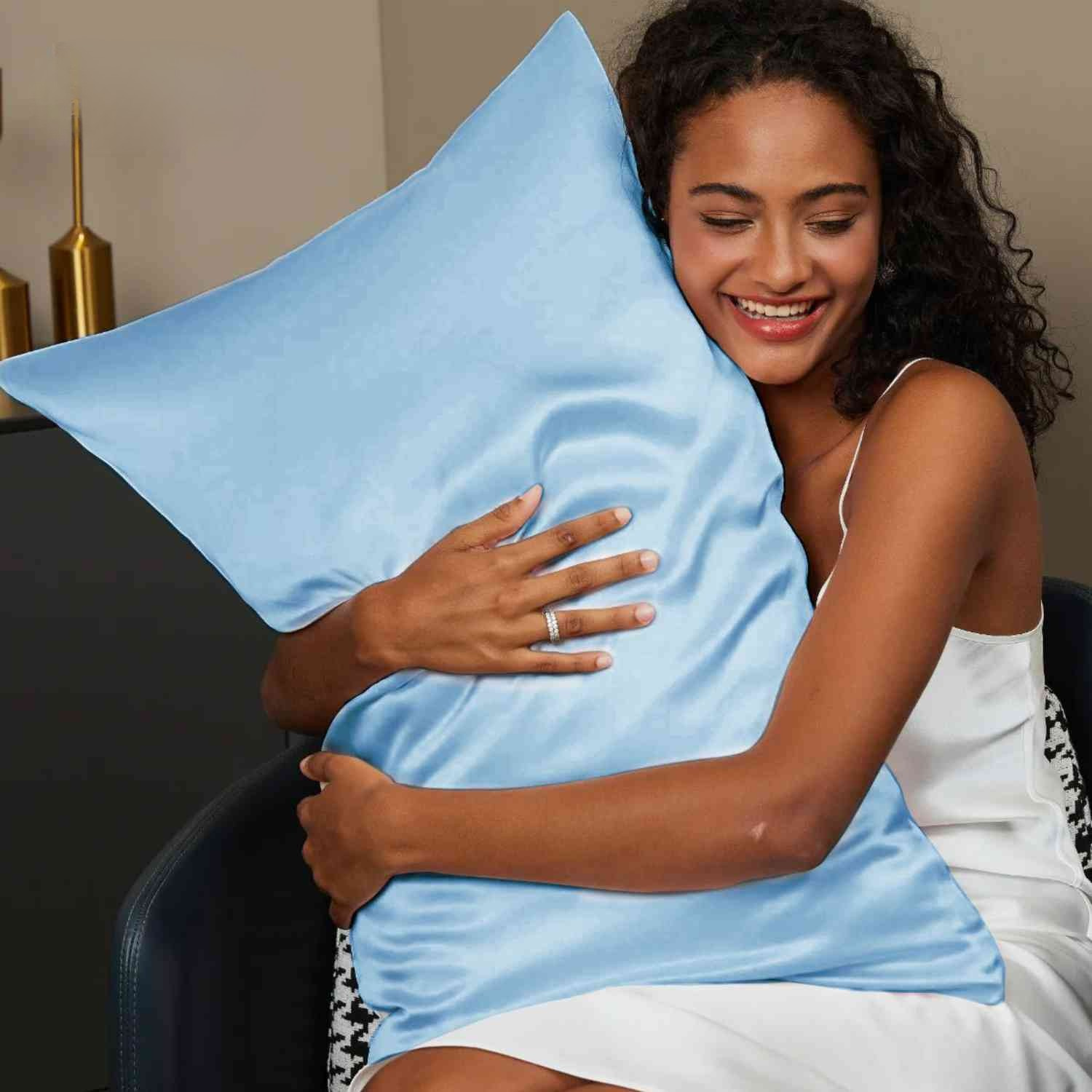 LumaSilk™ — Wake Up to Silky Hair and Glowing, Youthful Skin Every Morning