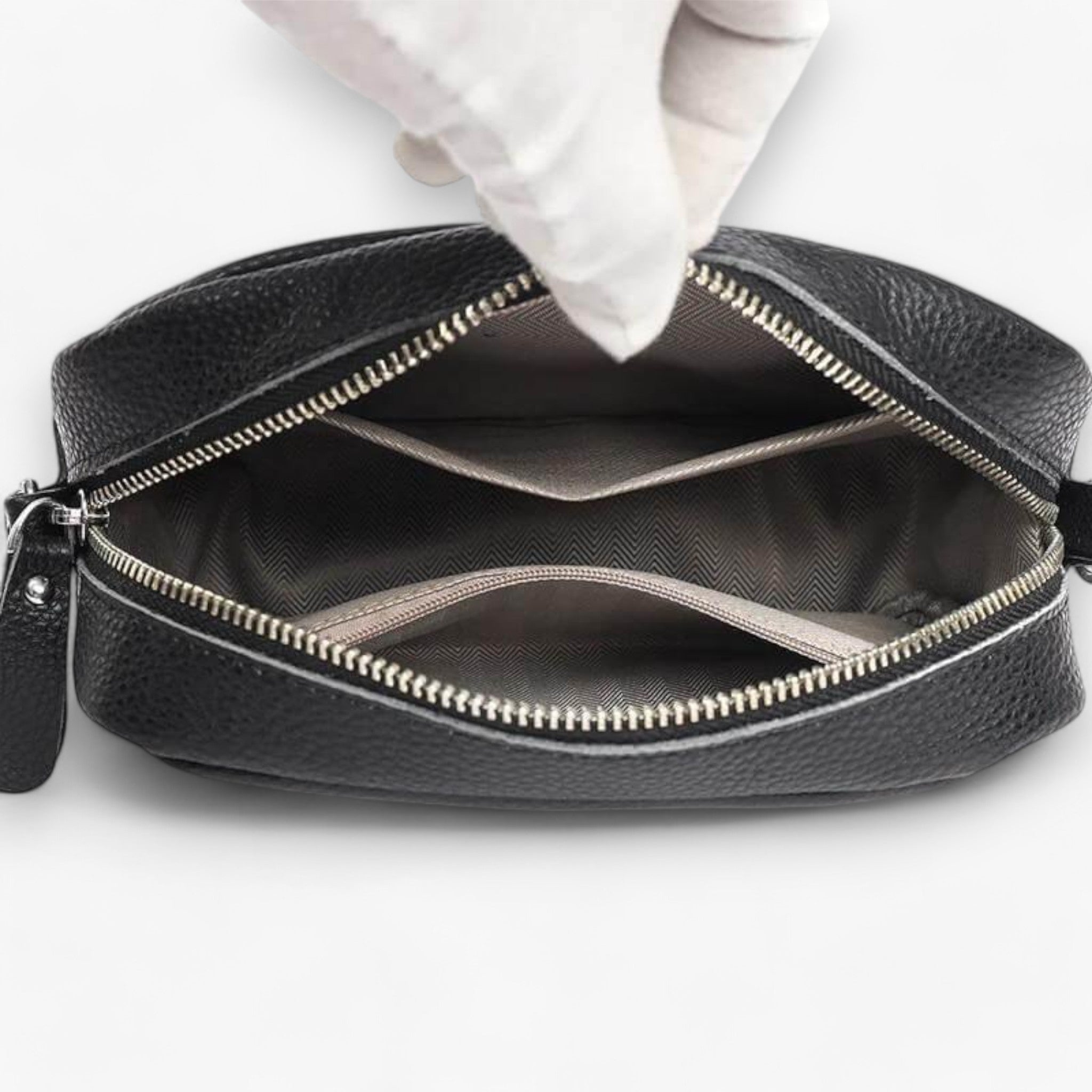Chic Leather Crossbody Purse for Effortless Style