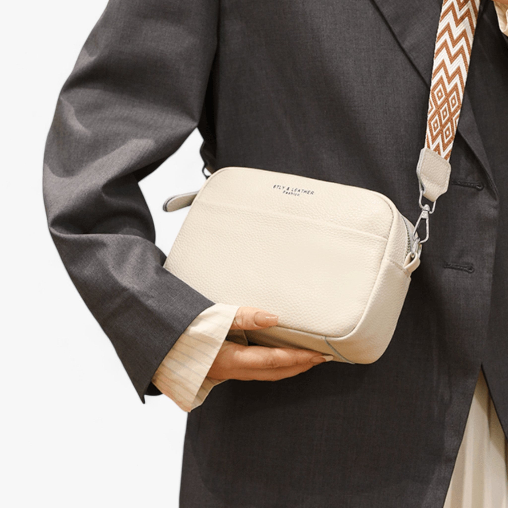 Chic Leather Crossbody Purse for Effortless Style