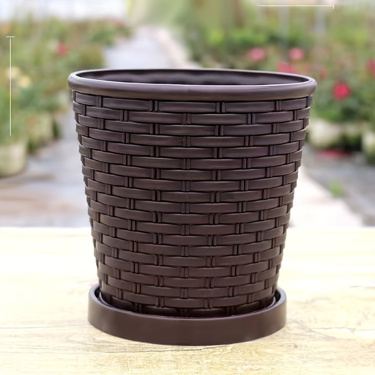 Chic Woven Planter – Stylish Pot for Indoor and Outdoor Use