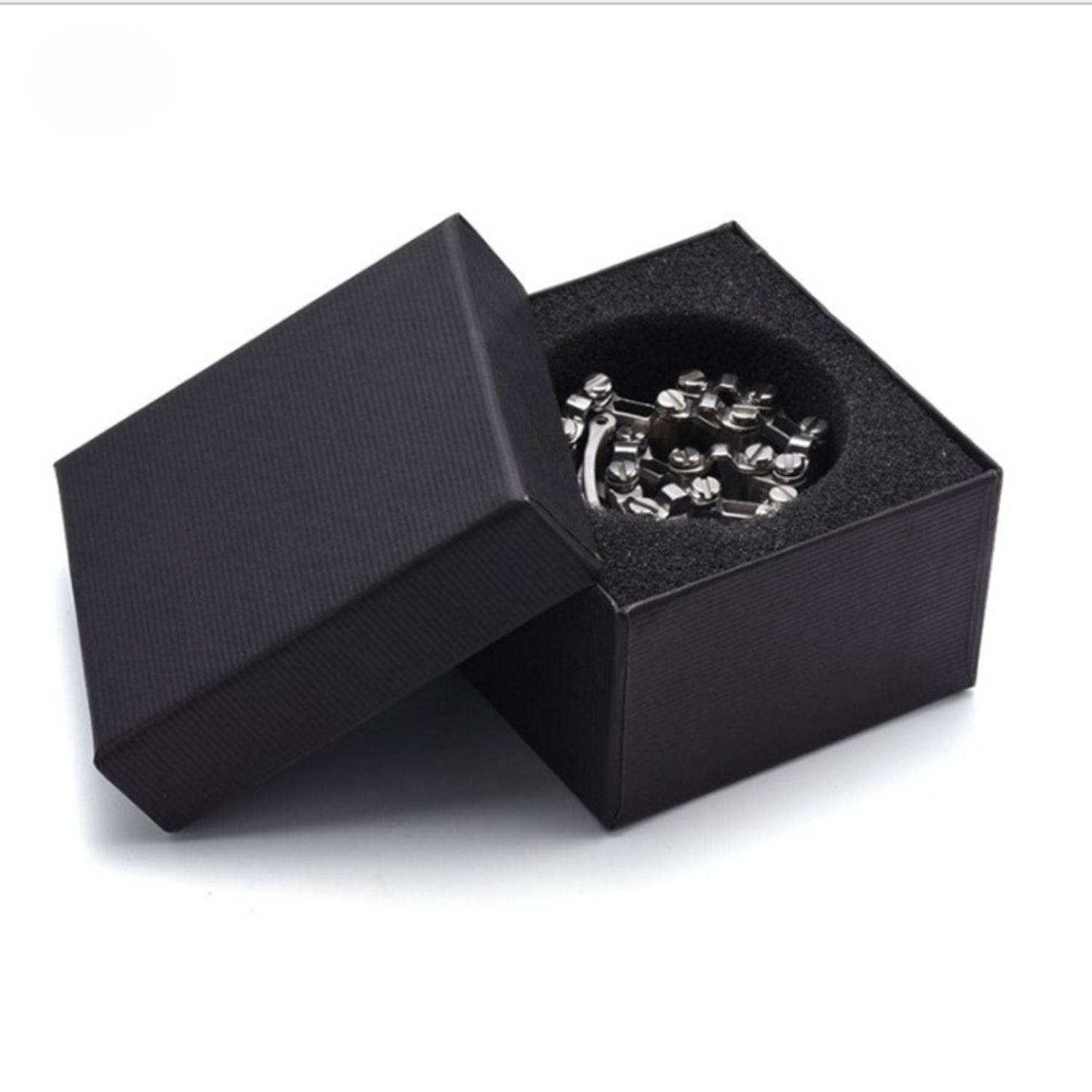 TitanForge™ Bracelet — Command Every Challenge with Unstoppable Power on Your Wrist