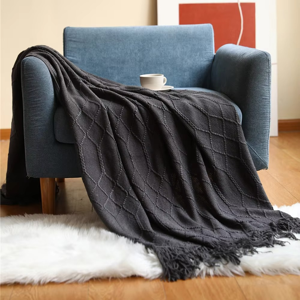 Cozy Textured Throw Blanket – Perfect for Home Relaxation