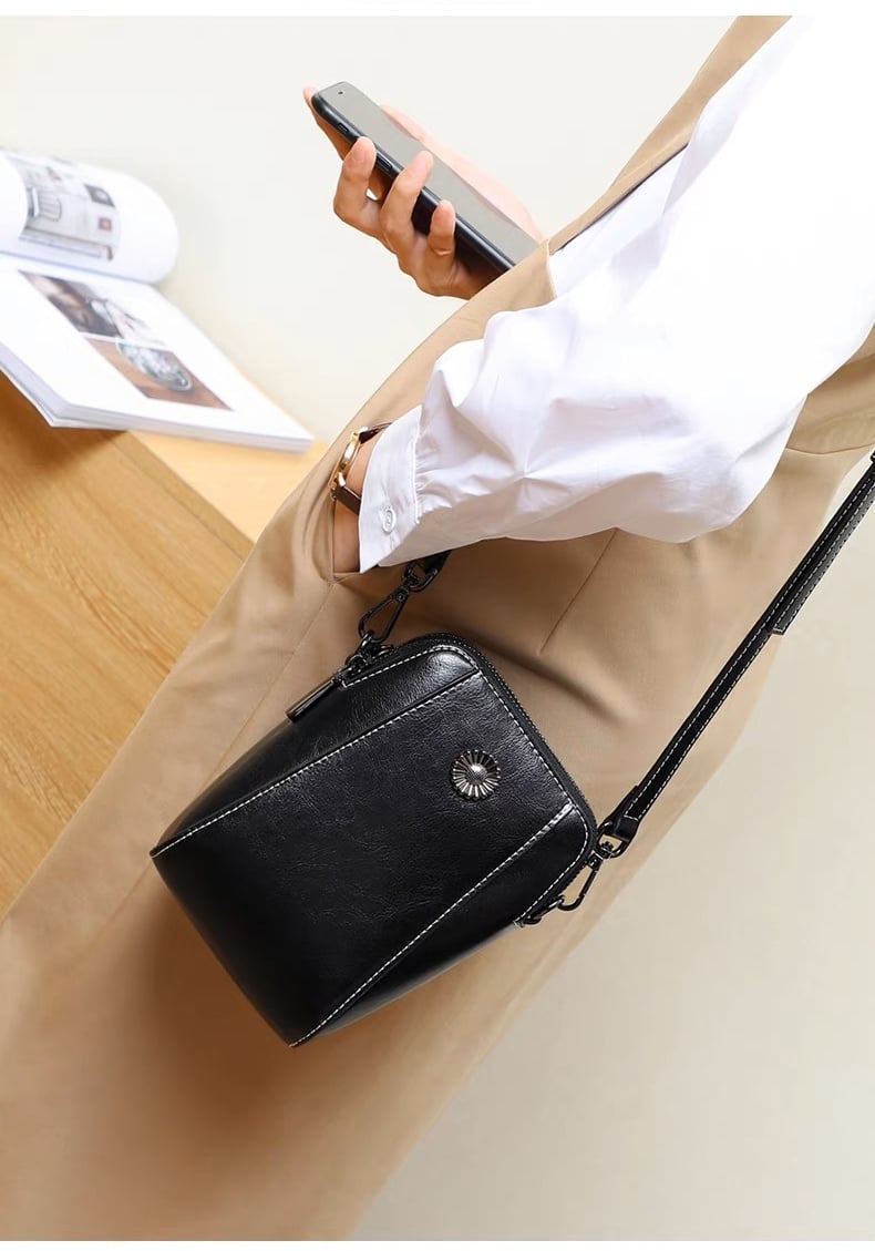 AeroVibe™ — Feel Unstoppable with Effortless Hands-Free Style and Perfect Phone Fit