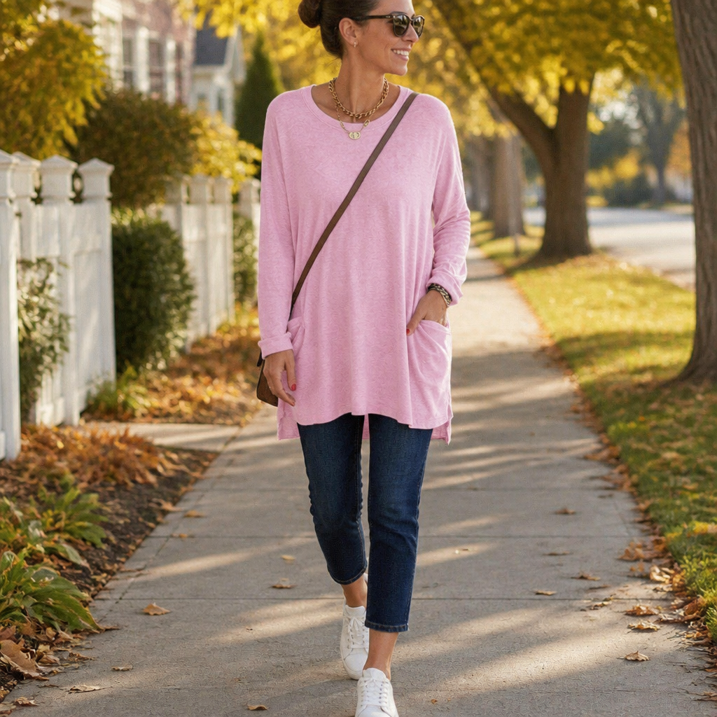 ElevéaComfort™ – Loose-Fit Tunic with Side Pockets for Easy Relaxation