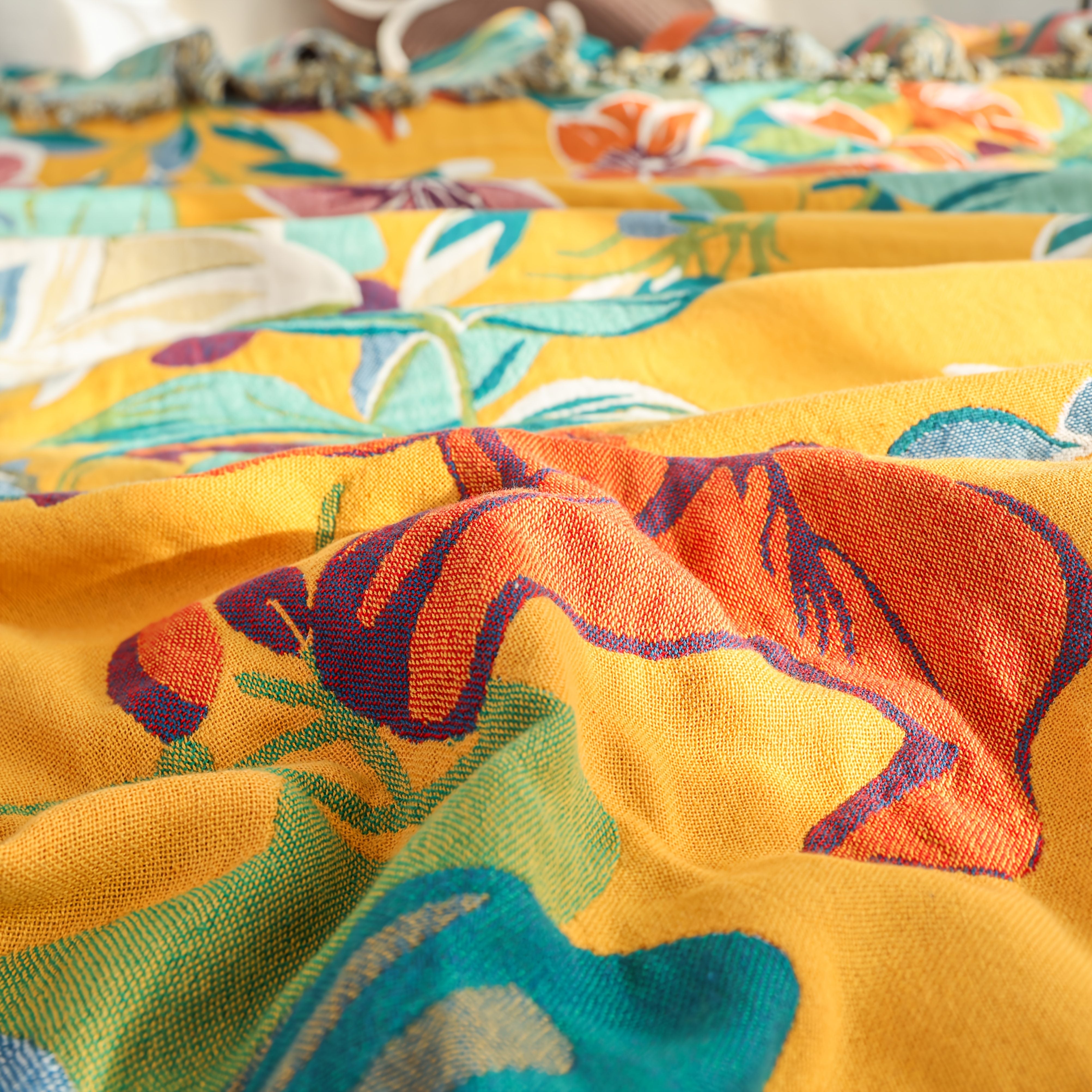 SerenityWeave – Lightweight Cotton Blanket for Refreshing Sleep
