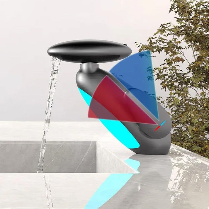 Versatile Pull-Down Faucet for Kitchen and Bathroom