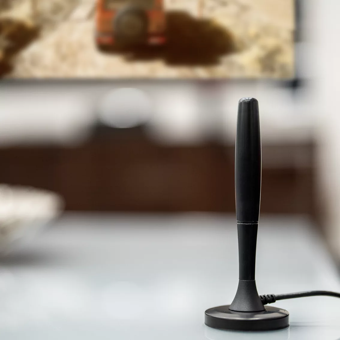 Ultimate 4K Digital TV Antenna with 300-Mile Range for Clear Reception