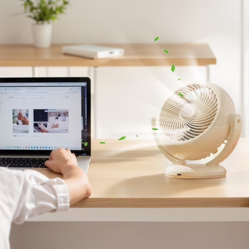 Versatile Compact Fan for Handheld and Desktop Use