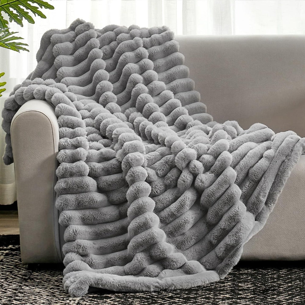 Heavenly Comfort Fleece Blanket – Soft & Cozy Throw for All Seasons