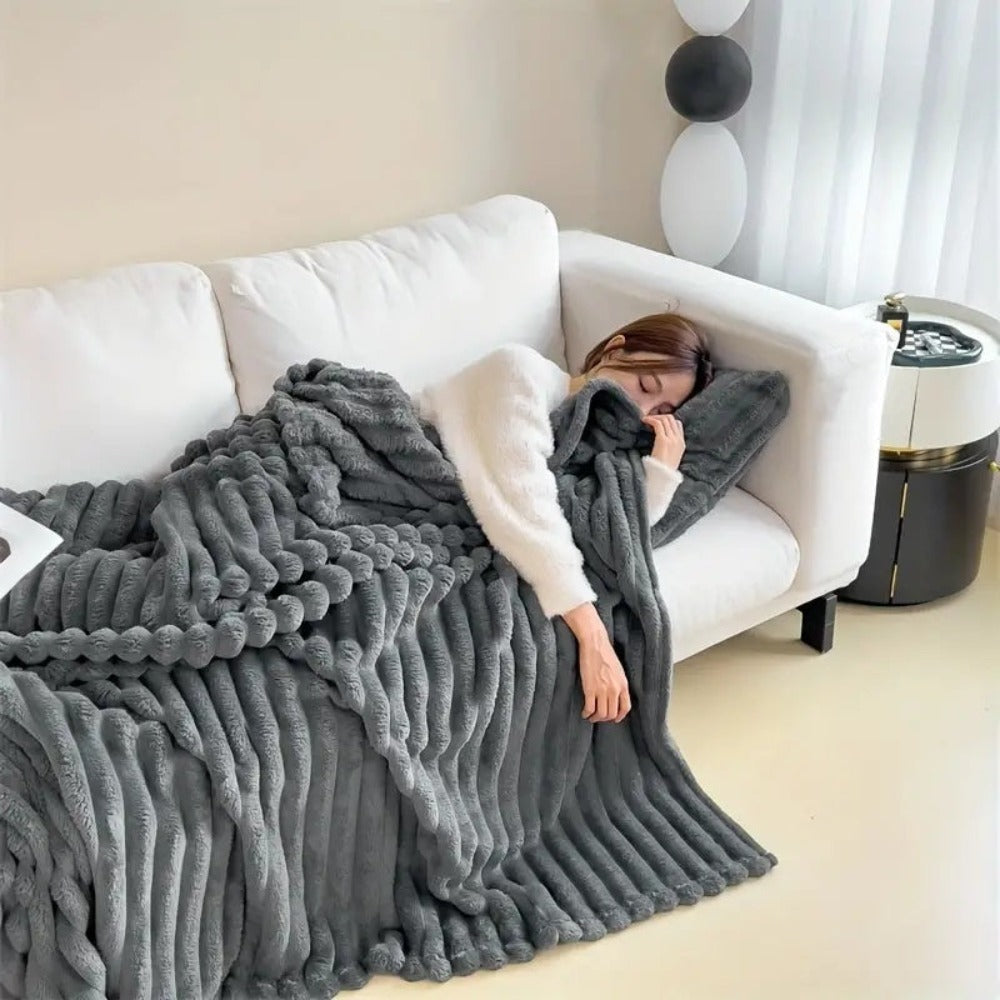 Heavenly Comfort Fleece Blanket – Soft & Cozy Throw for All Seasons