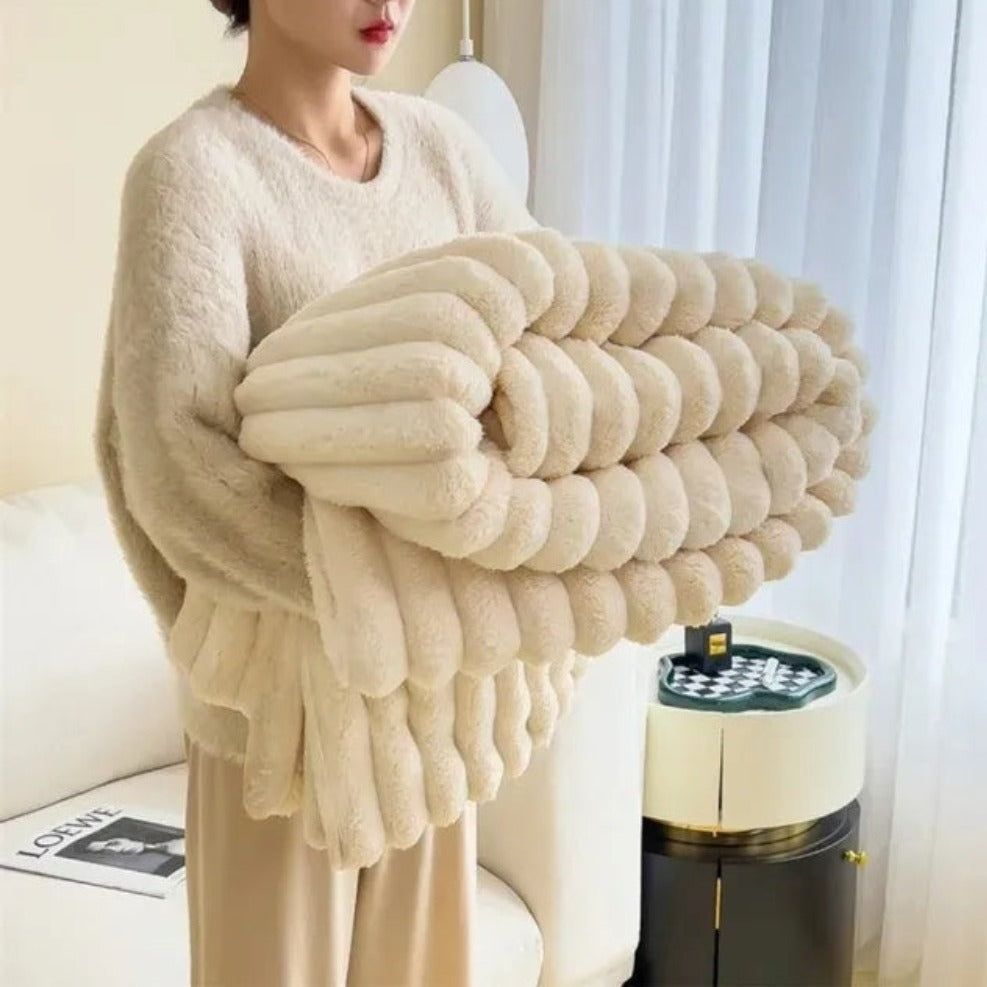 Heavenly Comfort Fleece Blanket – Soft & Cozy Throw for All Seasons