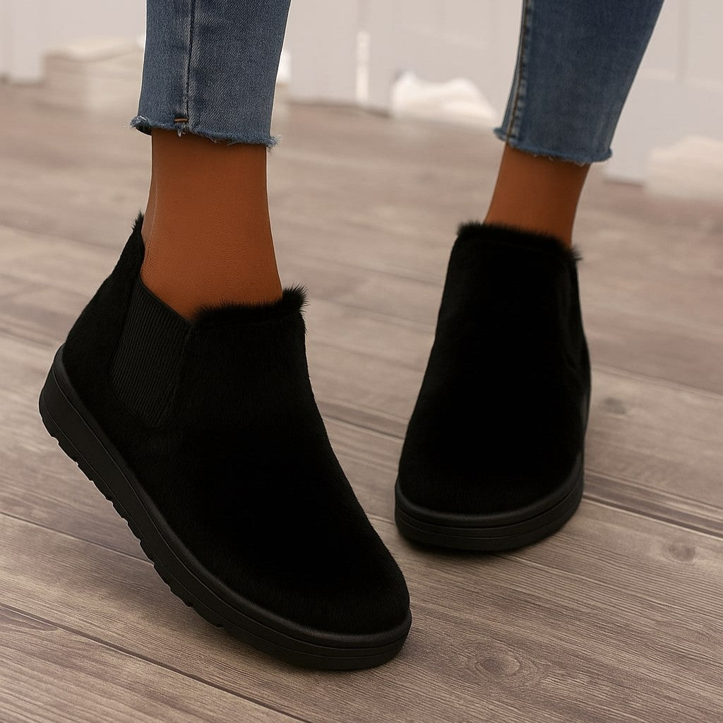 Cozy Winter Footwear for Women | Insulated Boots for Cold Days