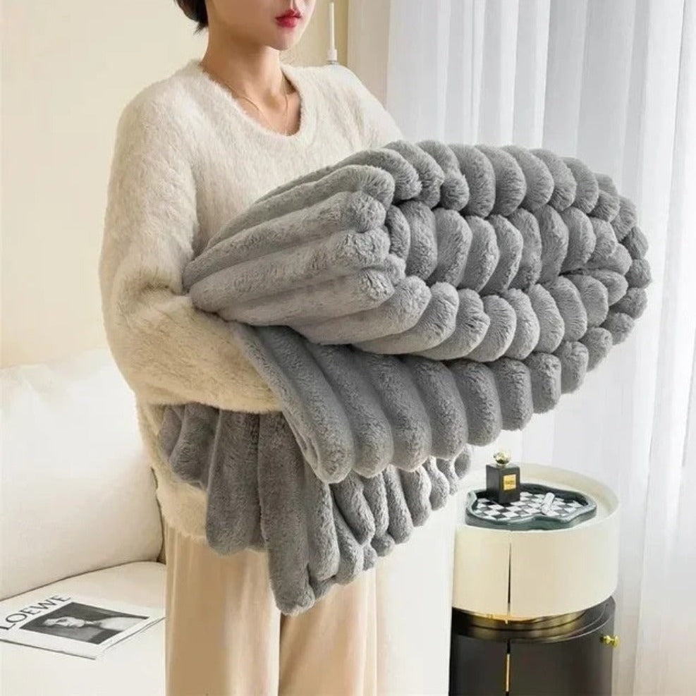Heavenly Comfort Fleece Blanket – Soft & Cozy Throw for All Seasons