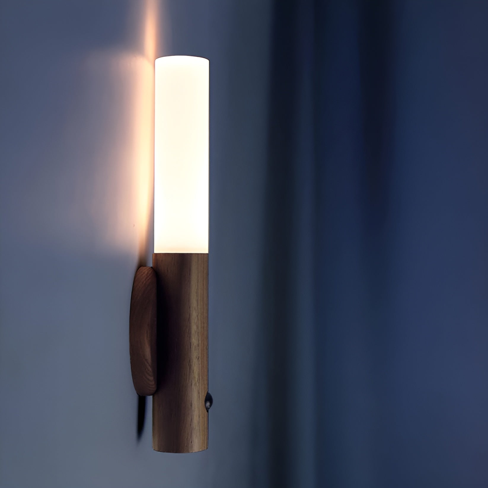 Smart Wireless Wall Light with Motion Sensor & Rechargeable Battery