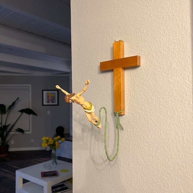 HaloLift™ — Ignite Joy and Wonder with Floating Art That Captivates Every Soul