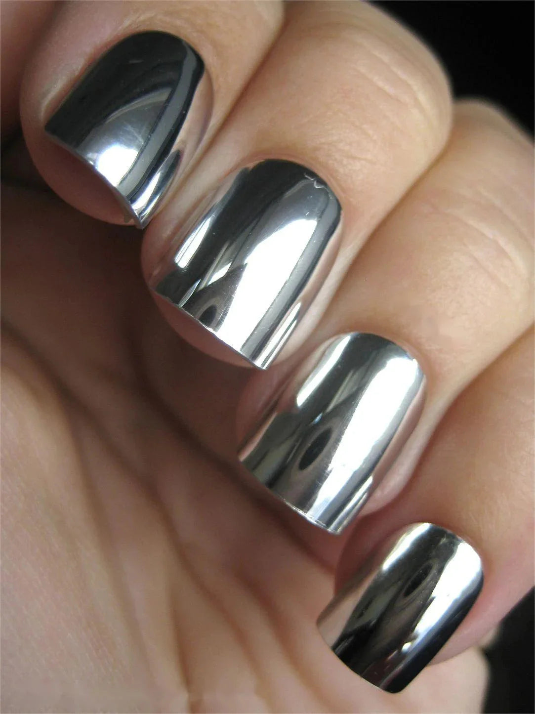 LuxeLumin™ Mirror Polish — Shine Like a Star with Flawless, Head-Turning Nails