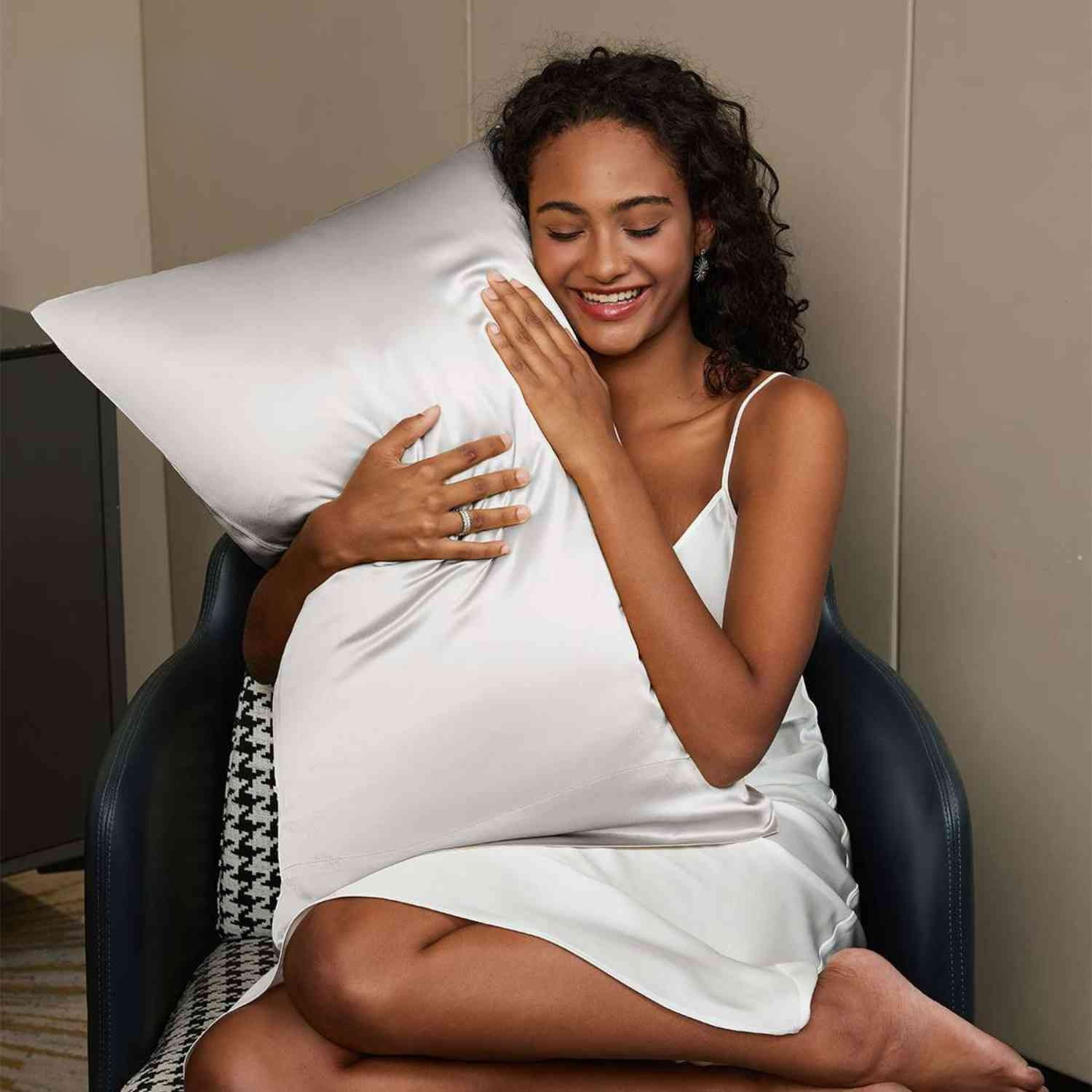 LumaSilk™ — Wake Up to Silky Hair and Glowing, Youthful Skin Every Morning