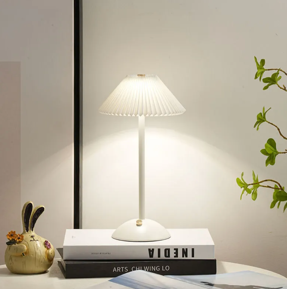 Wireless Modern Table Lamp with USB Charging Function LumiFold – 3-Step Dimmable | Bedside Lamp | Living Room