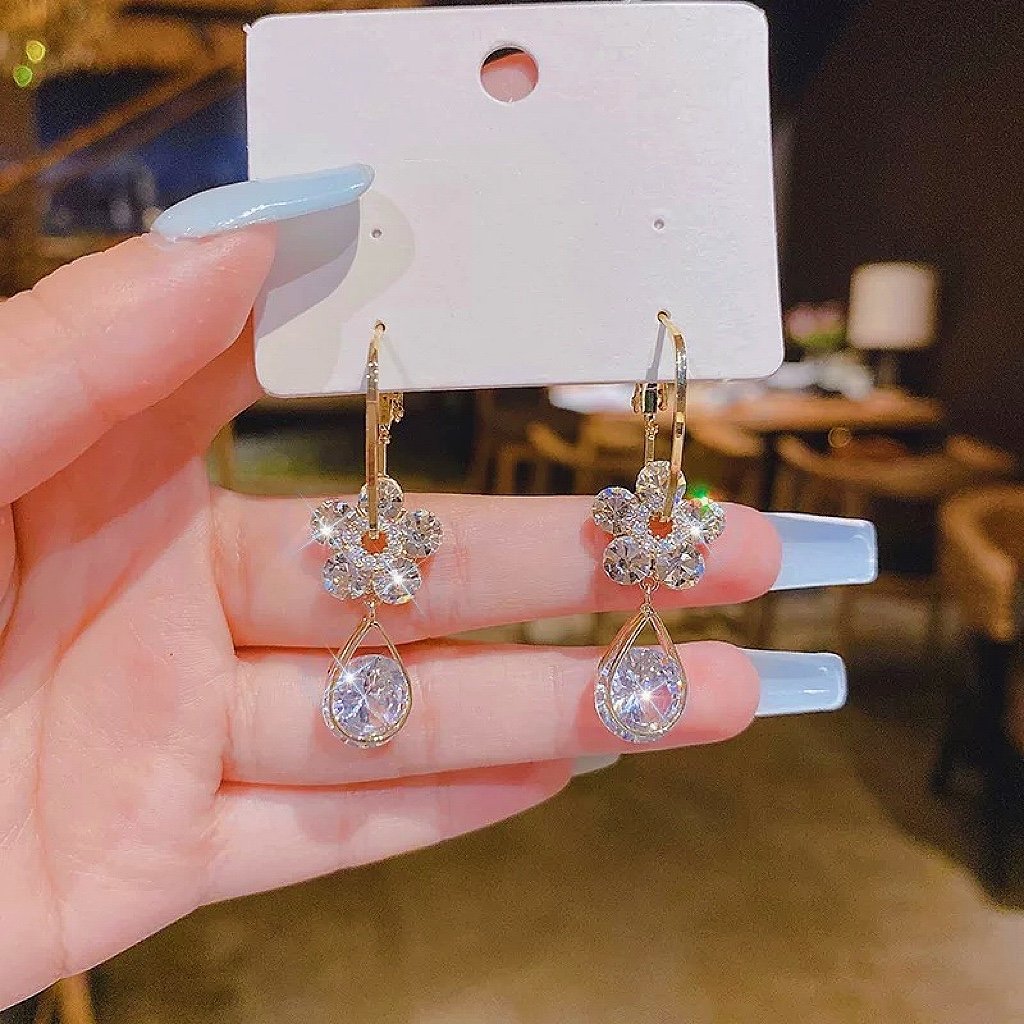FloraLuxe™ Earrings — Ignite Every Room with Radiant Confidence and Timeless Sparkle