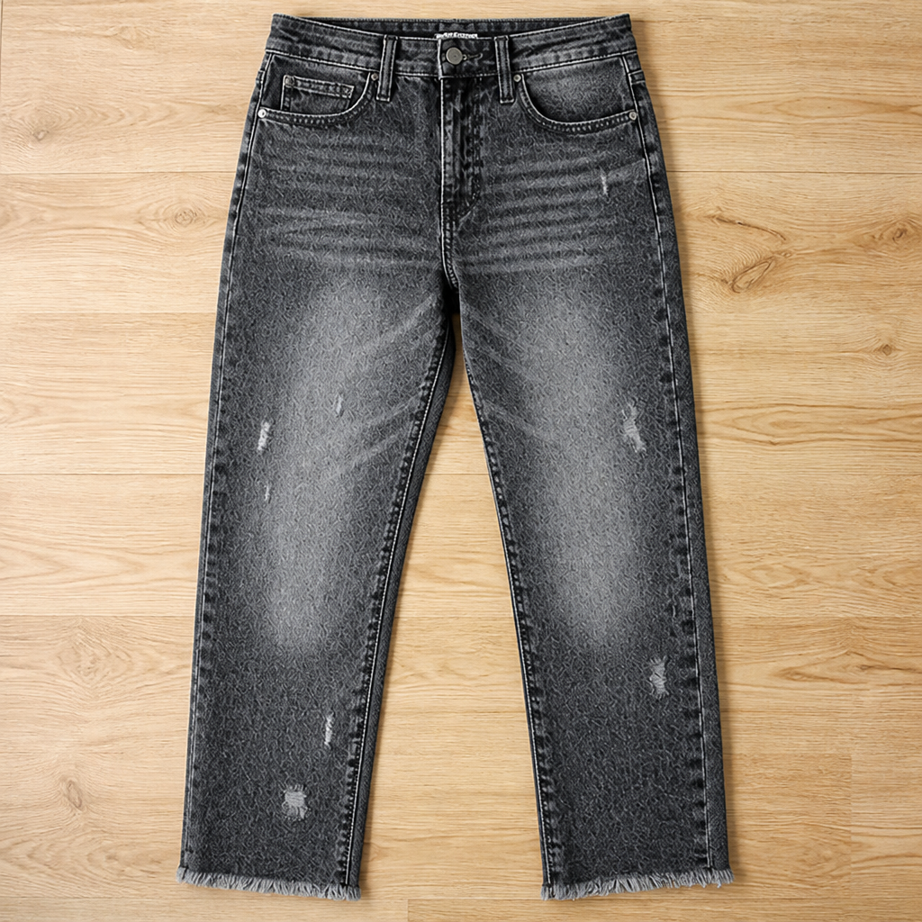 LunaDaze™ – Retro Cropped Straight-Leg Jeans with Frayed Raw Hem