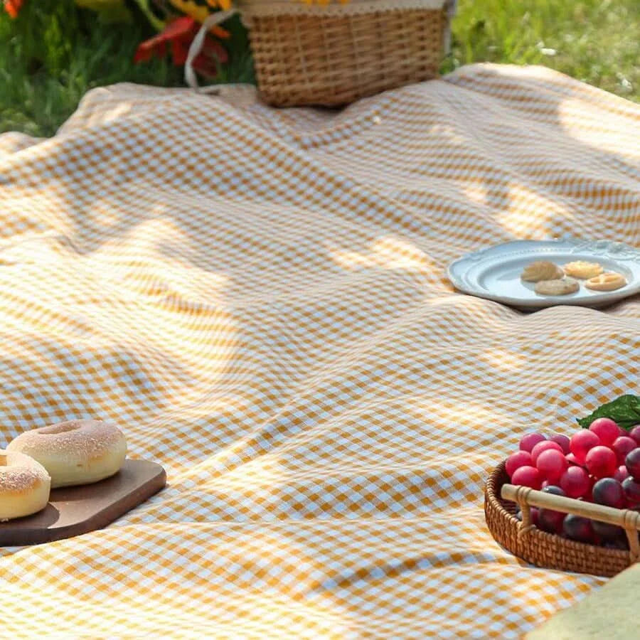 Quick-Dry Plaid Picnic Mat for Outdoor Leisure and Travel