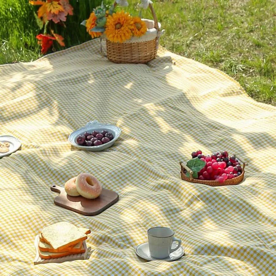 Quick-Dry Plaid Picnic Mat for Outdoor Leisure and Travel