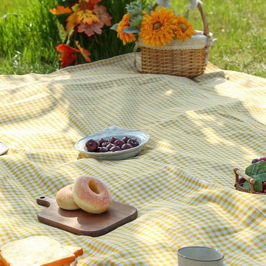 Quick-Dry Plaid Picnic Mat for Outdoor Leisure and Travel