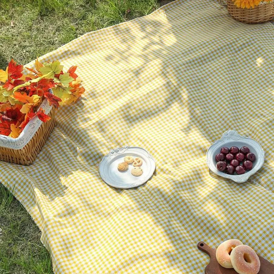 Quick-Dry Plaid Picnic Mat for Outdoor Leisure and Travel
