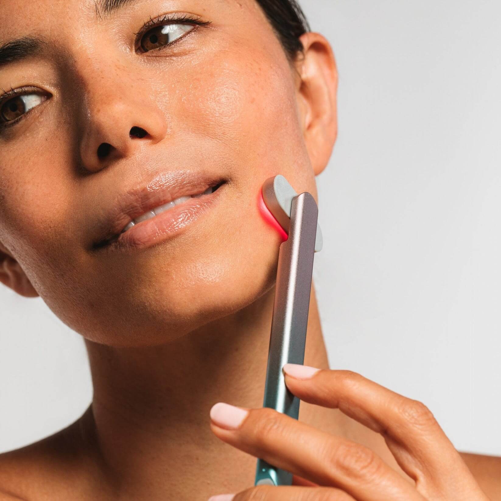 GlowAscend™ — Revitalize Your Skin with Youthful Glow and Confidence in Minutes a Day