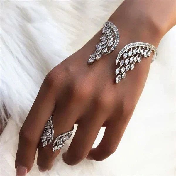 RadiantLuxe™ Bracelet & Ring Set — Unleash Your Inner Glow and Captivate Every Room
