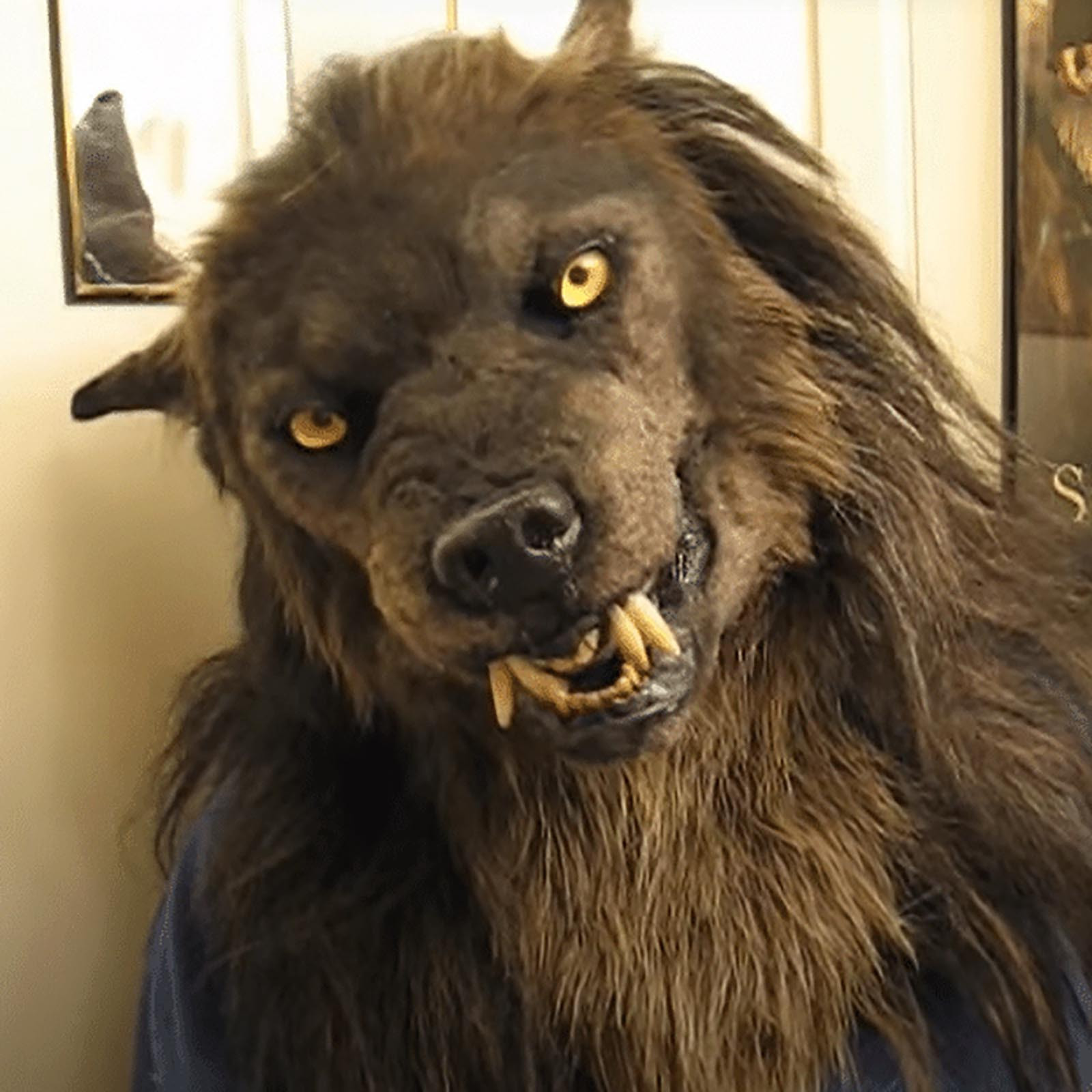 LunaFang™ Werewolf Mask — Unleash Your Inner Beast with Glowing Eyes and Living Movement