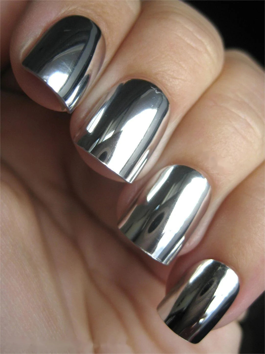 LuxeLumin™ Mirror Polish — Shine Like a Star with Flawless, Head-Turning Nails