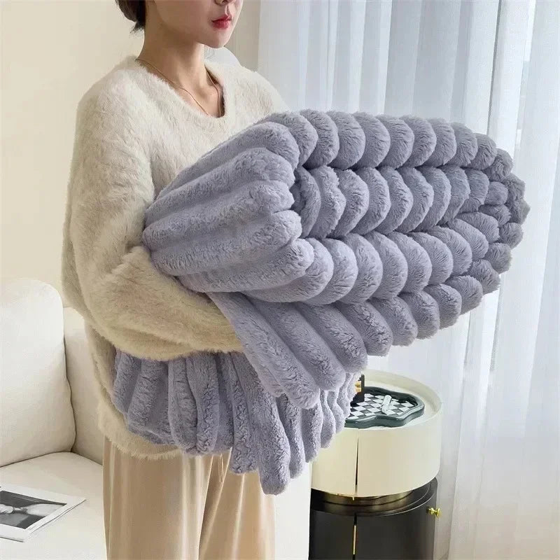 SnugNest™ Plush Blanket — Dive into Unmatched Warmth That Feels Like a Loving Embrace