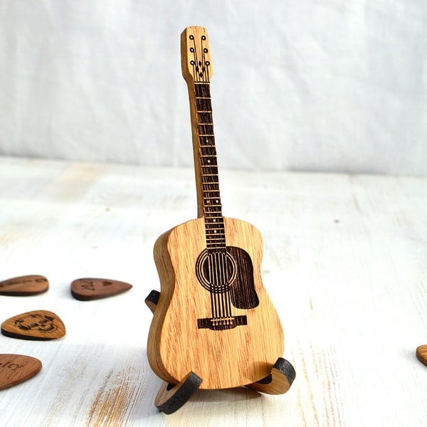 AriaBox™ — Protect Your Picks with Timeless Oak Elegance That Strikes an Emotional Chord
