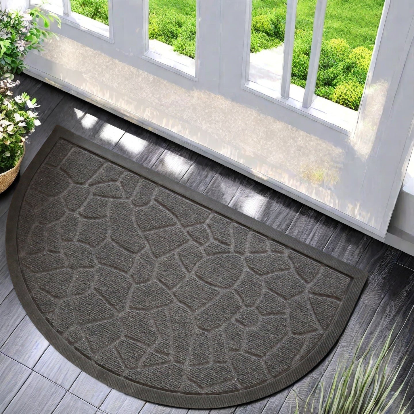 EcoChic - Elegant Outdoor Mat for Front and Back Doors 44.96x74.93cm