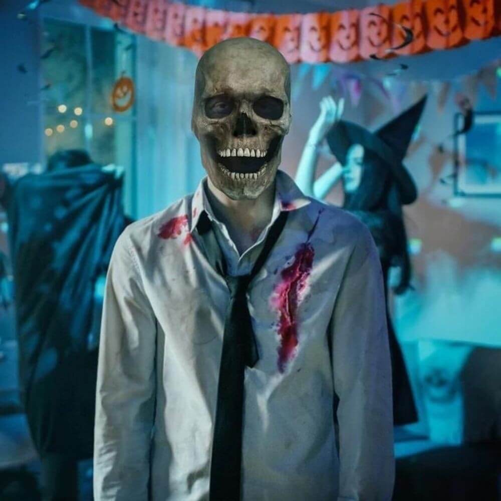 GraveGaze™ — Command Every Room with a Bone-Chillingly Real Skull That Moves and Breathes with You