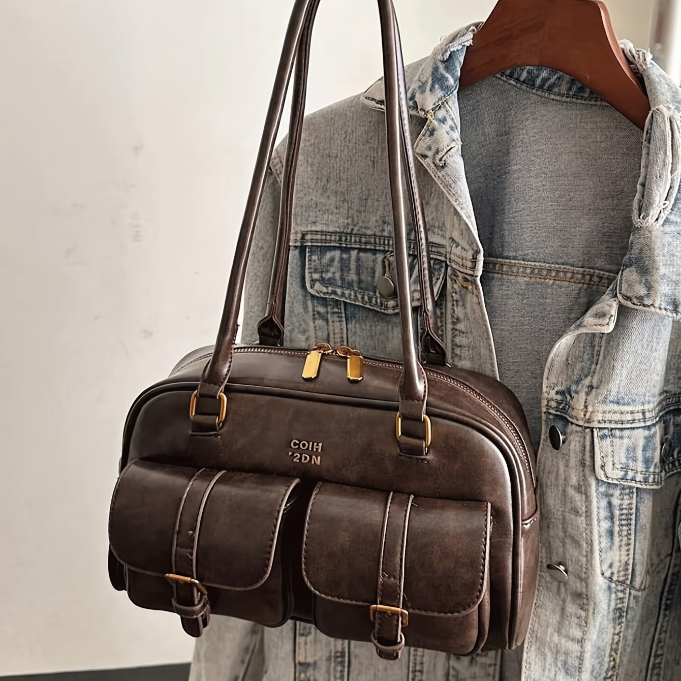 Chic Multi-Pocket Shoulder Bag with Stylish Chain Strap