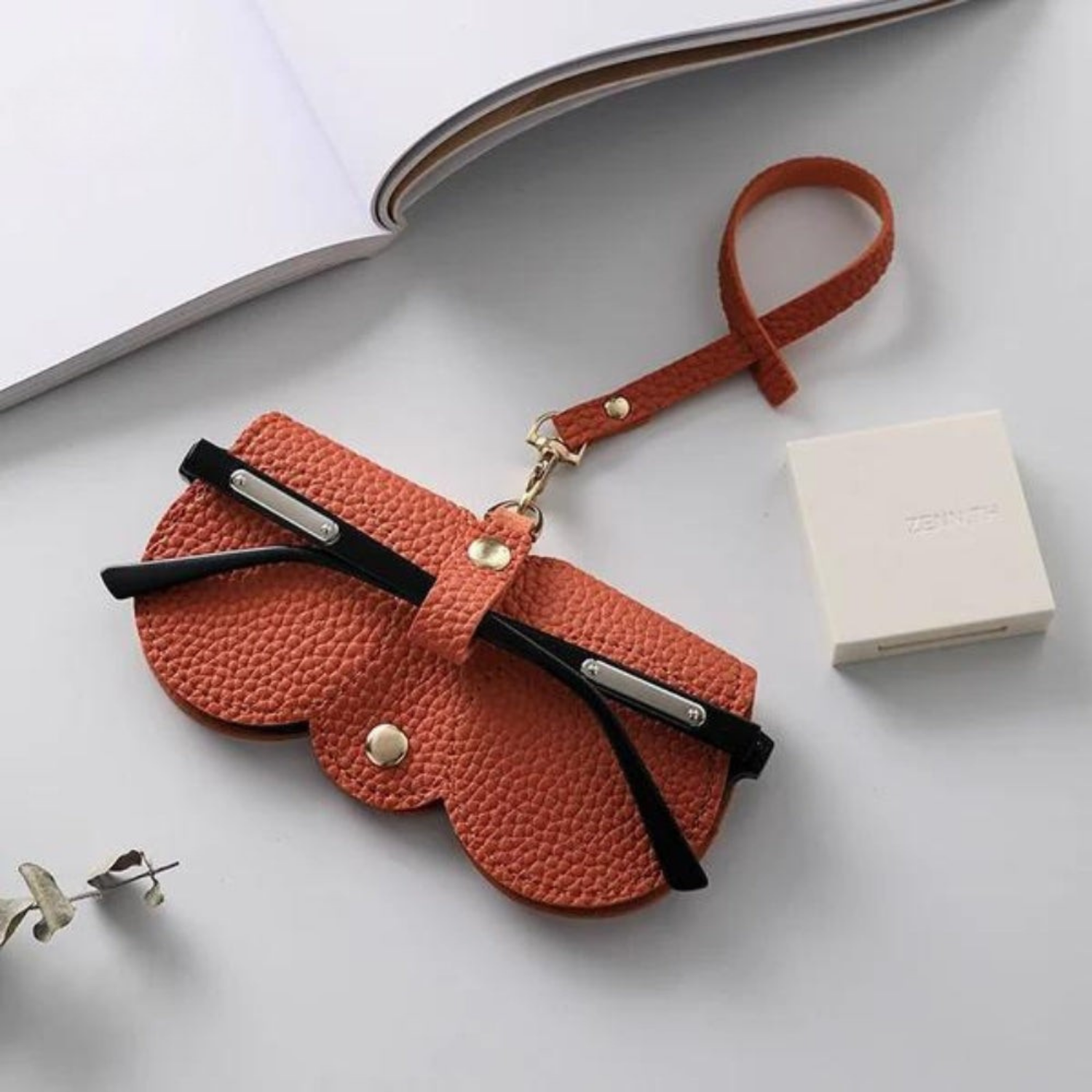 SlendaRico™ Slim Leather Glasses Case — Ultimate Featherlight Protection That Moves with You