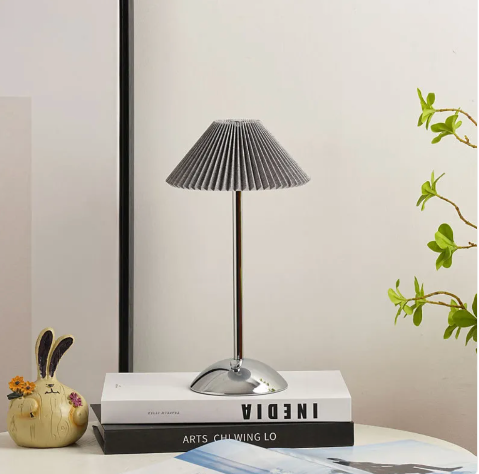 Wireless Modern Table Lamp with USB Charging Function LumiFold – 3-Step Dimmable | Bedside Lamp | Living Room