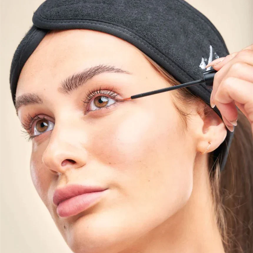 LushLure™ — Wake Up to Naturally Longer, Fuller Lashes That Command Attention