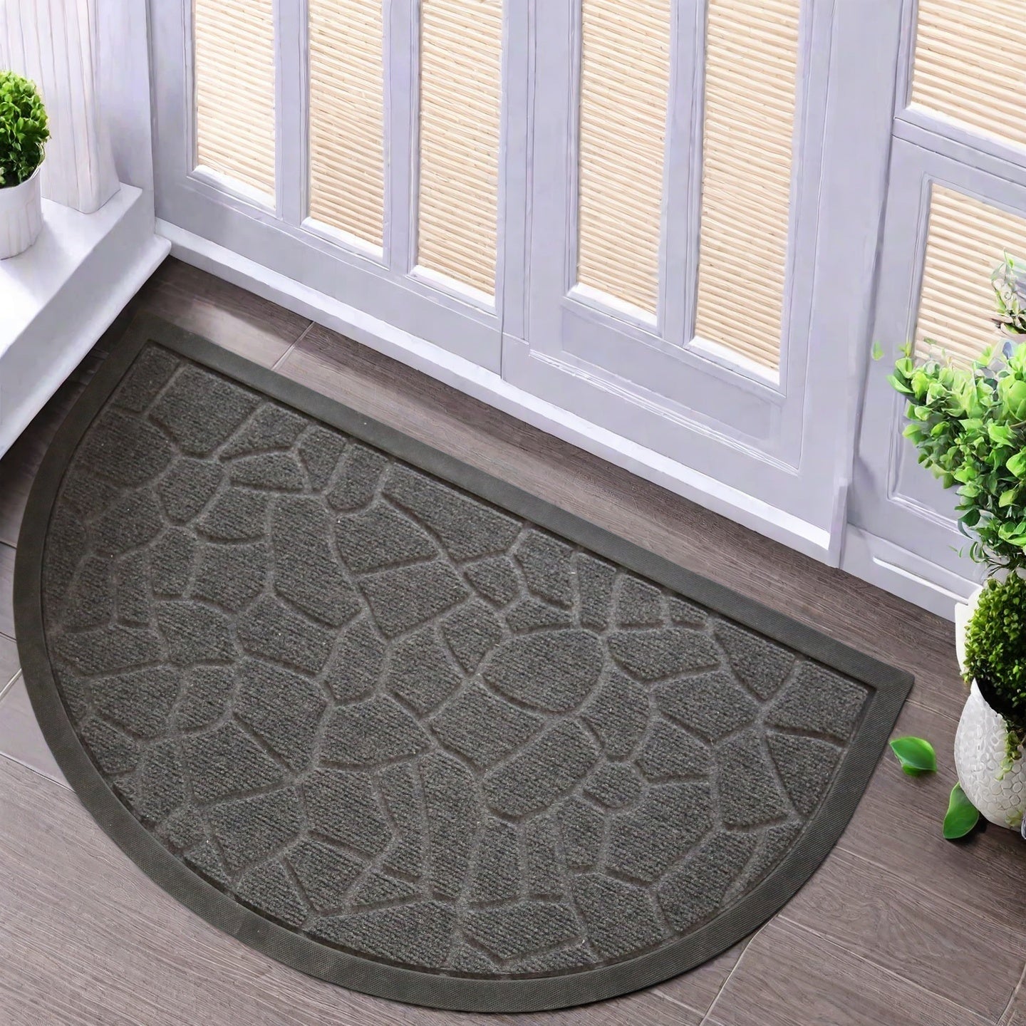 EcoChic - Elegant Outdoor Mat for Front and Back Doors 44.96x74.93cm