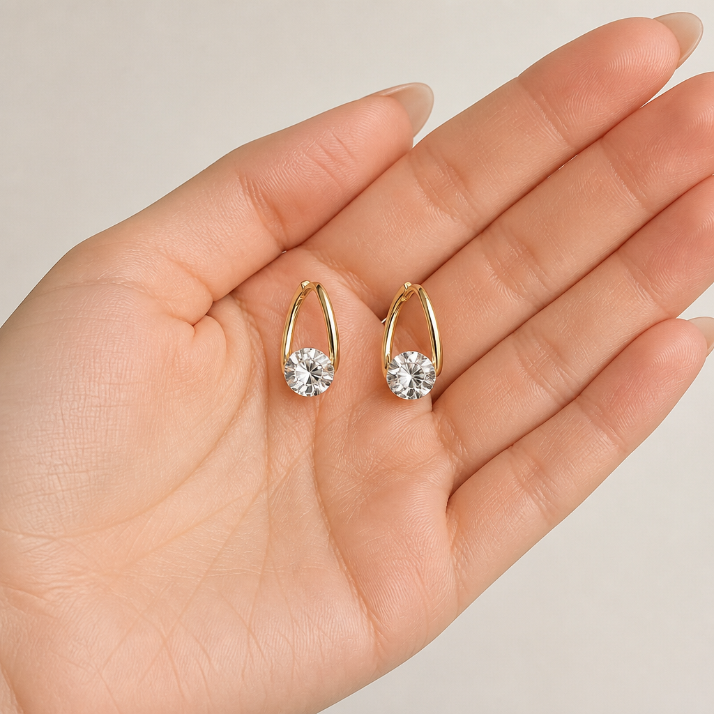 LuxeLume™ – Elegant Teardrop Hoop Earrings Featuring Zirconia Stone