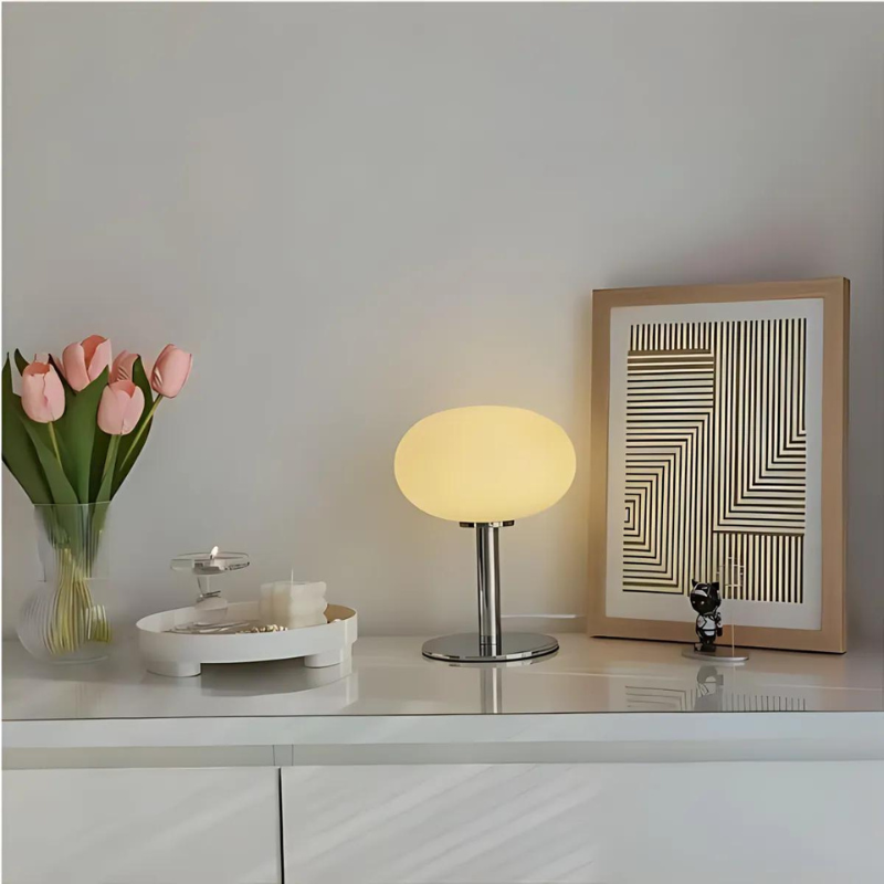 CrystalGlamour | Stylish Table Lamp with Contemporary Design