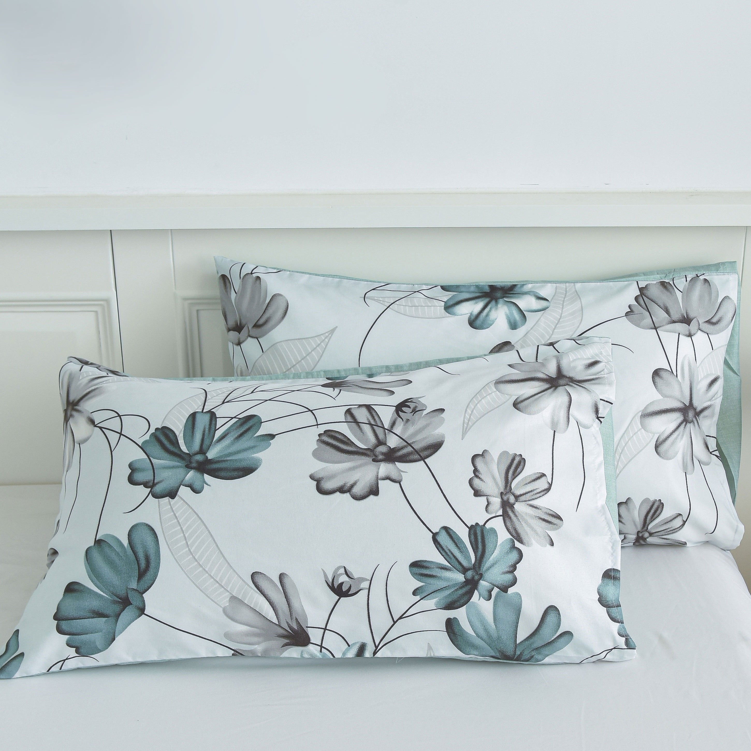 Blossom Haven – 3-Piece Floral Bedding Collection