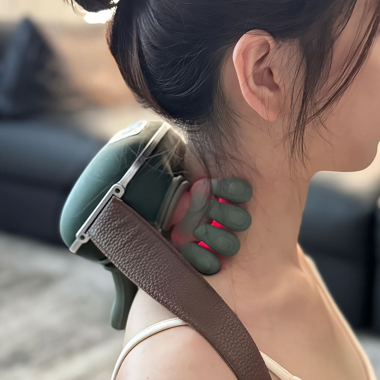 8-Claw Portable Deep Tissue Massager for Neck and Body Relief
