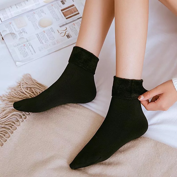 4+4 FREE | CozyFeet – Socks that really keep you warm!