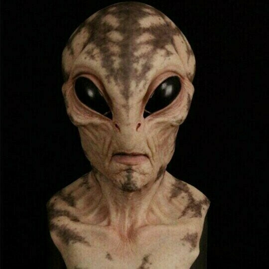 GalaxiMorph™ Alien Mask — Command Every Room with Jaw-Dropping Alien Realism and Comfort