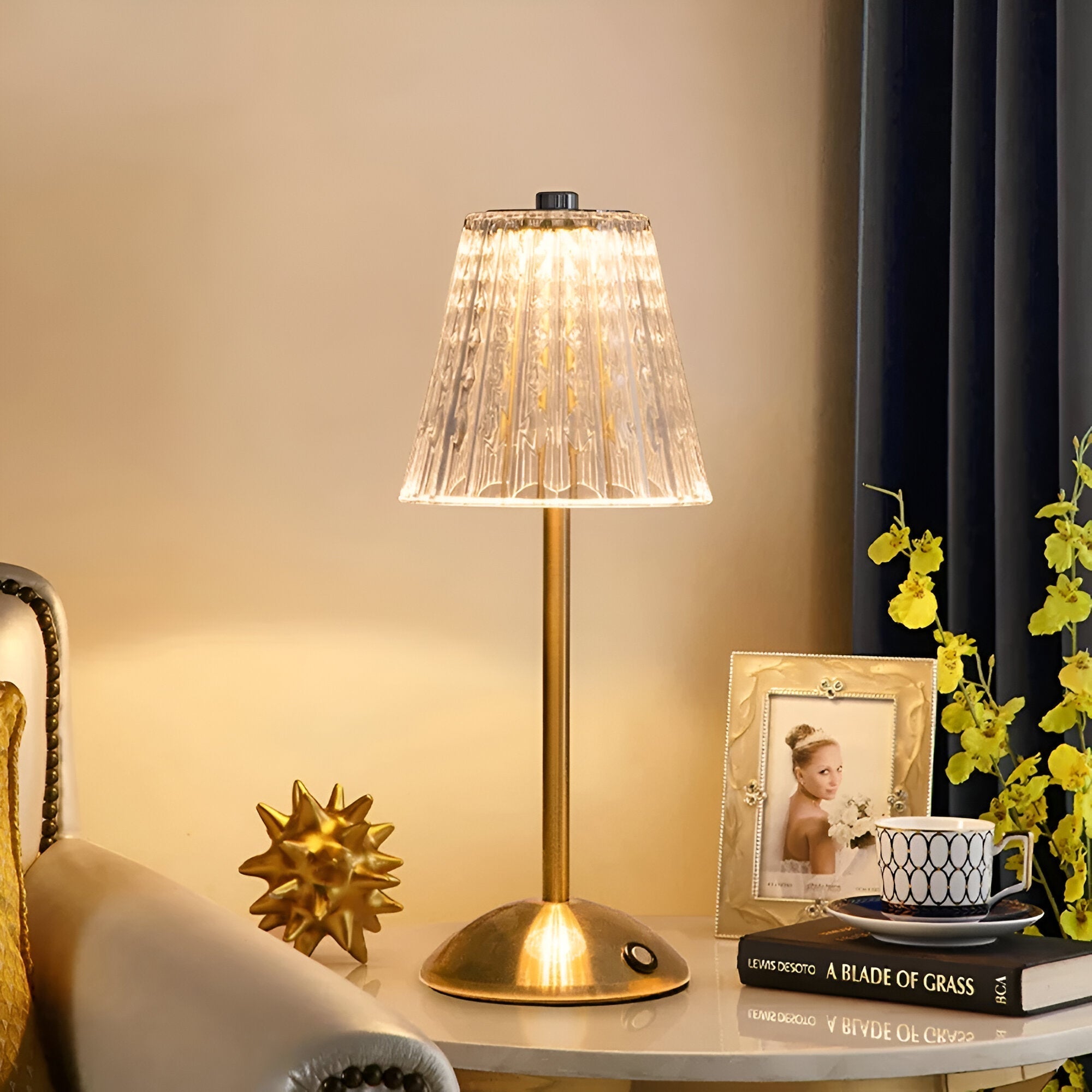 EleGlow - Wireless Table Lamp with Vintage Inspiration
