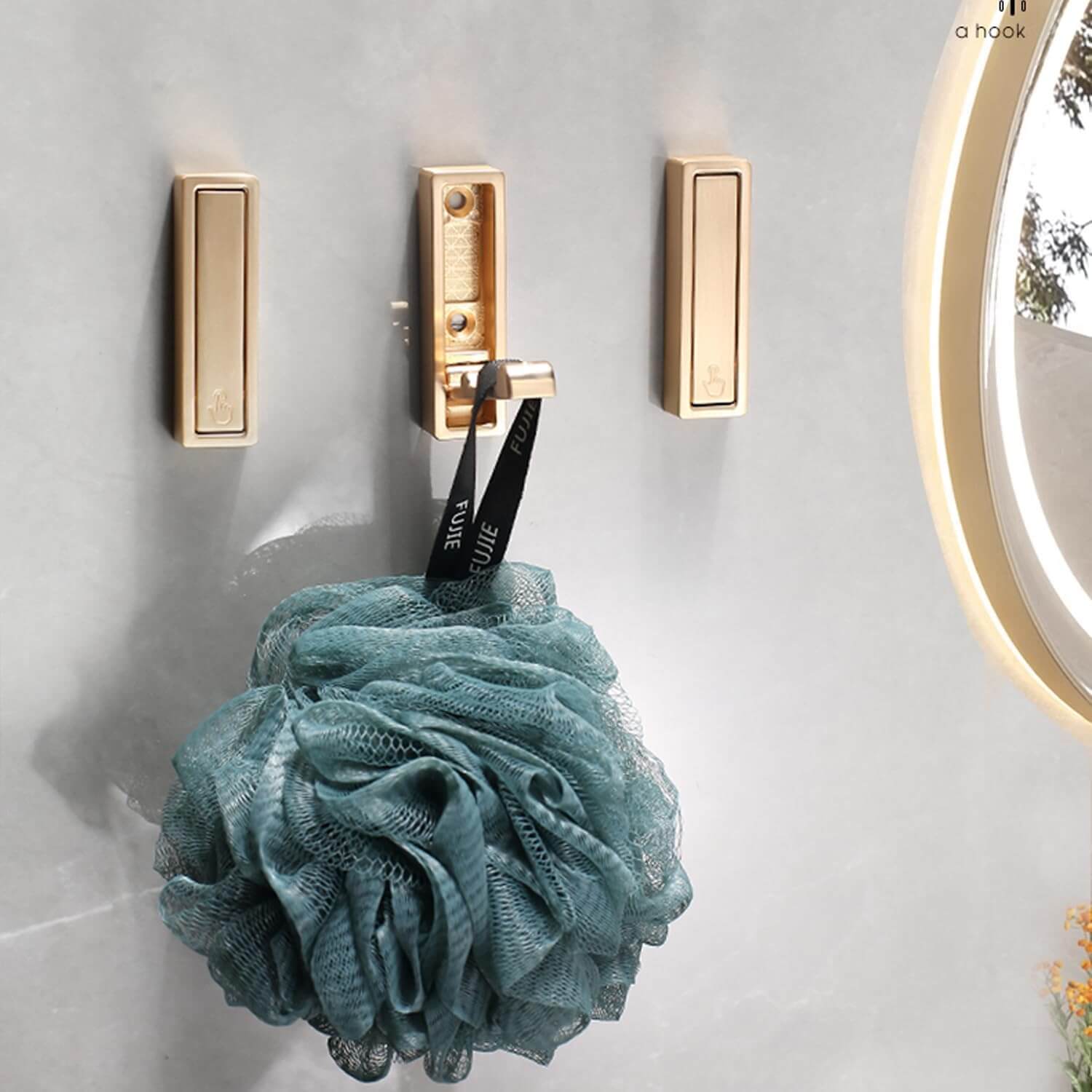 CleanFold™ — Instantly Unlock Spacious, Clutter-Free Living with a Sleek Fold-Flat Hook