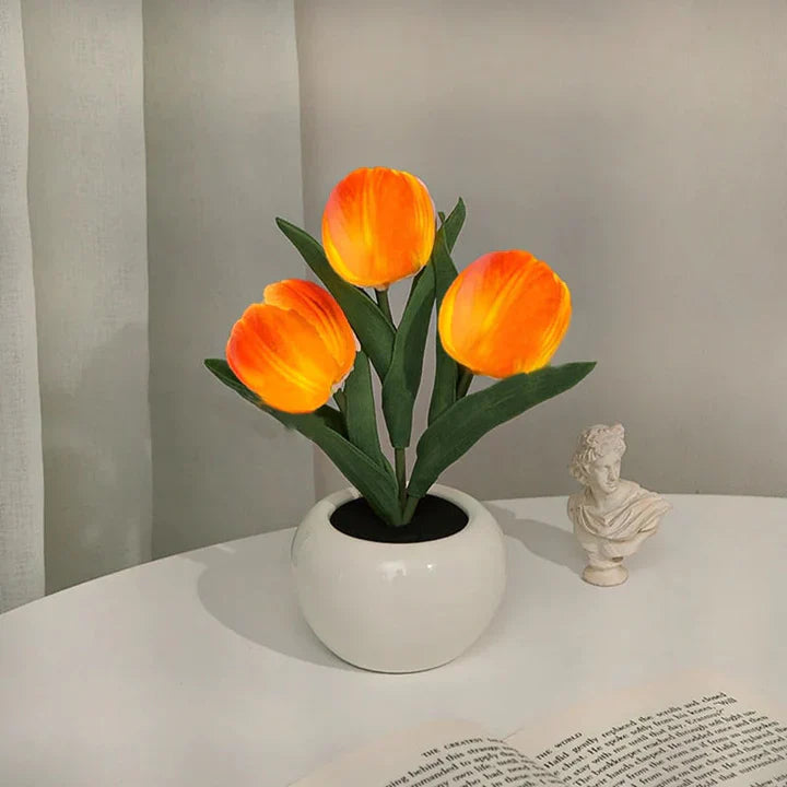 Tulip LED Desk Lamp in Ceramic Vase – Cozy Ambient Glow